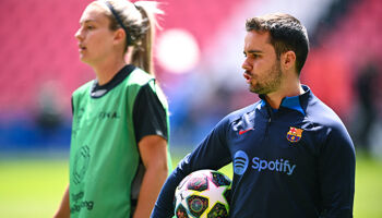 FC Barcelona manager Jonatan Giráldez and Alexia Putellas during a FC Barcelona Training Session before the UEFA Women's Champions League Final 2022/23 final