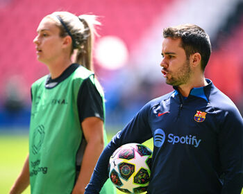 FC Barcelona manager Jonatan Giráldez and Alexia Putellas during a FC Barcelona Training Session before the UEFA Women's Champions League Final 2022/23 final
