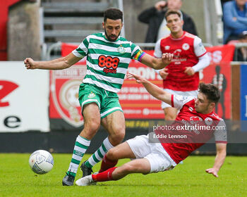 Roberto Lopes (left) in action for Shamrock Rovers