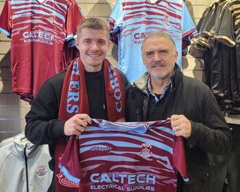 Niall O'Keefe unveiled by Cobh Ramblers boss Mick McDermott (right)