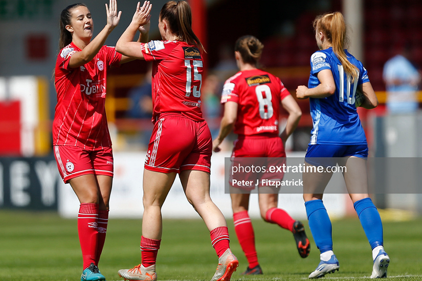 Alex Kavanagh celebrates scoreing her side's first goal in their win over Treaty United at Tolka Park on Saturday, 13 August 2022