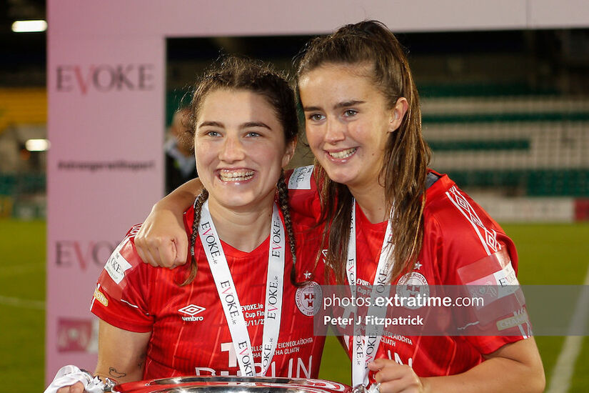 Keeva Keenan and Alex Kavanagh (right) with the Women's FAI Cup trophy