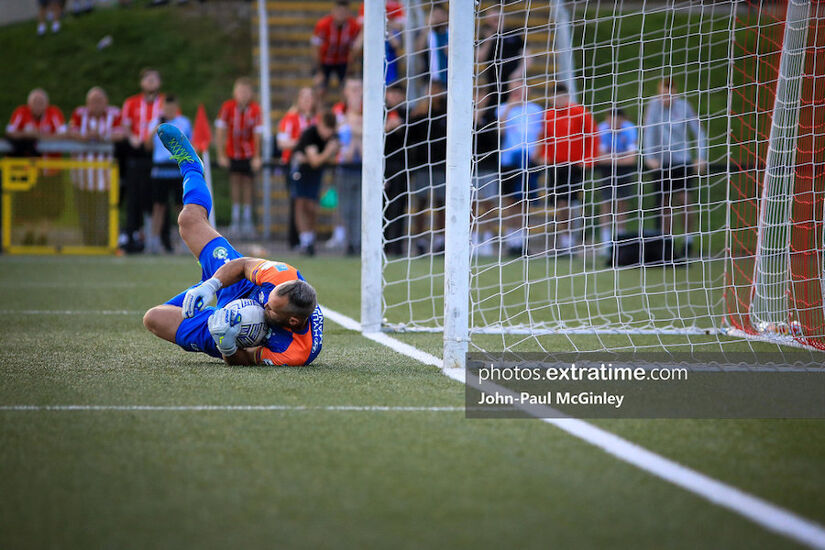 Alan Mannus saving Will Patching's penalty