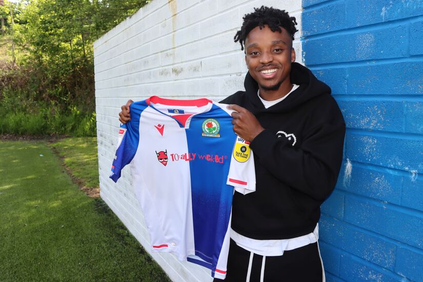 Niall Ennis signs for Blackburn Rovers