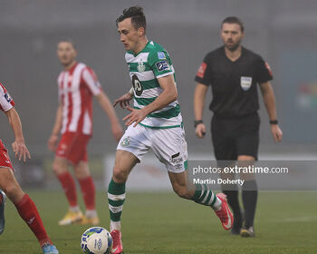 Aaron McEneff in semi-final action against Sligo Rovers