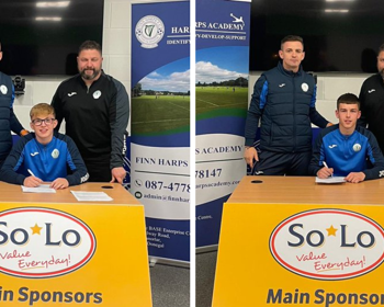 Darragh Coyle signs his new Finn Harps deal (left) - as does Max Johnston