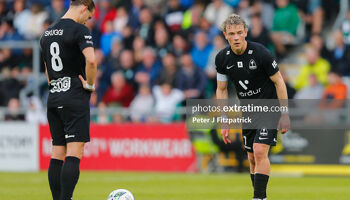 Höskuldur Gunnlaugsson (right) linining up a free kick in Tallaght Stadium in Breidablik's 1-0 first leg win in Tallaght Stadium