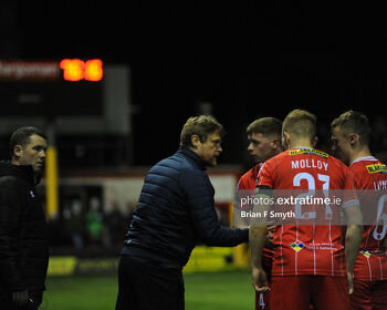 Shelbourne manager Damien Duff issuing out instructions
