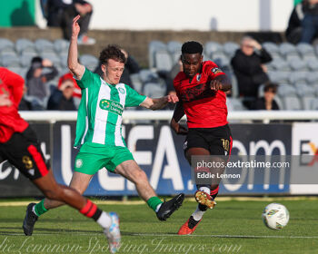 Longford Town's Eric Yoro (right) battles with Bray Wanderers' Freddie Turley for the ball