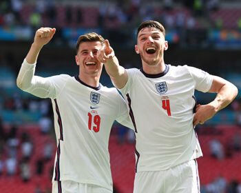 Declan Rice (right) and Mason Mount during the UEFA Euro 2020 Championship Group D match between England and Croatia at Wembley Stadium on June 13, 2021 in London, England.