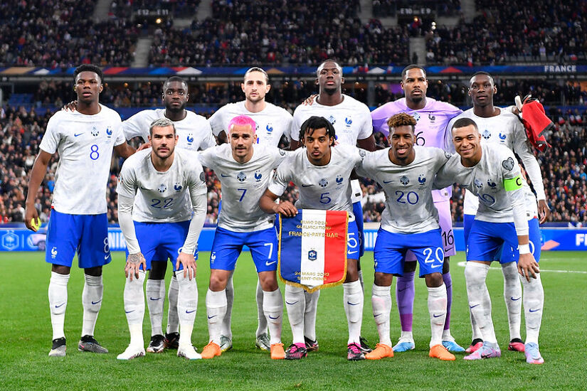 France players line up for a photo prior to the UEFA EURO 2024 qualifying round group B match between France and Netherlands at Stade de France