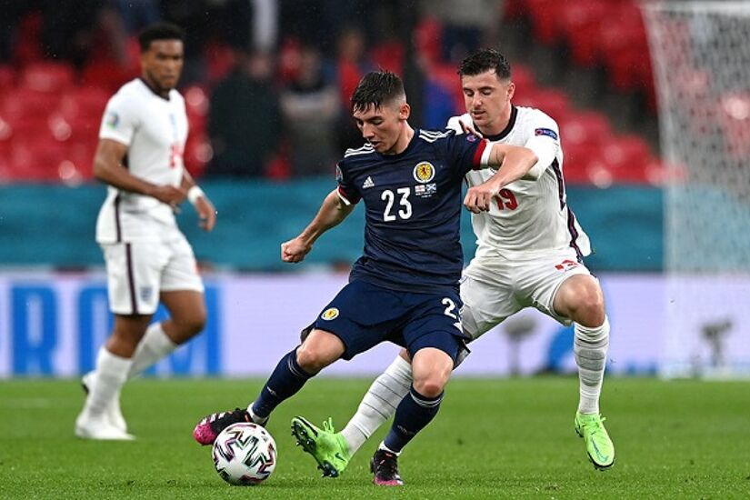  Billy Gilmour of Scotland is closed down by Mason Mount of England during the UEFA Euro 2020 Championship Group D match between England and Scotland at Wembley Stadium on June 18, 2021 in London, England