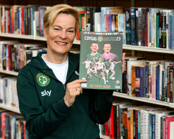 Ireland WNT Manager Vera Pauw helped to launch the World Cup Activity Book, which is now available in libraries nationwide