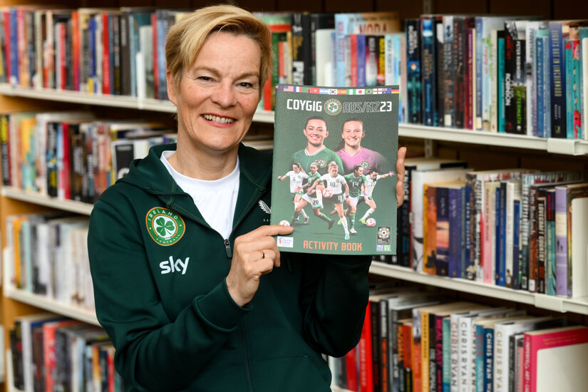 Ireland WNT Manager Vera Pauw helped to launch the World Cup Activity Book, which is now available in libraries nationwide