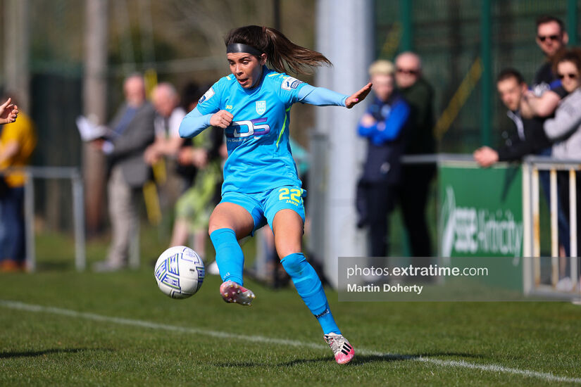 Sophie Watters in possession during the 2022 Women's National League season.