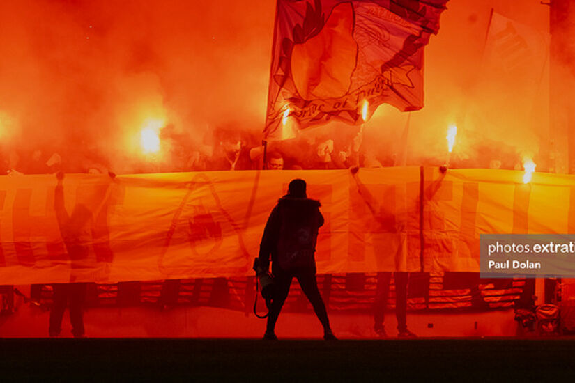 St Patrick's Athletic v Shelbourne 24 Feb 2023 Photographer surveys the scene