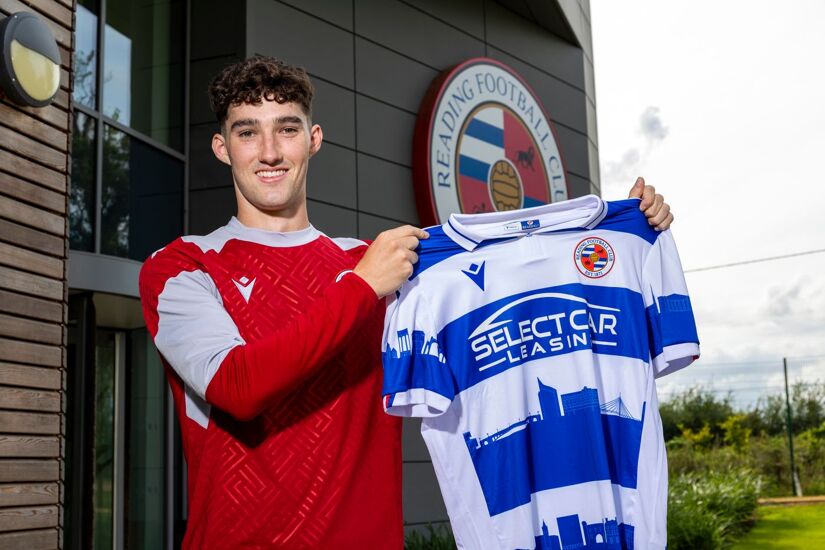 John Ryan completes his transfer to Reading