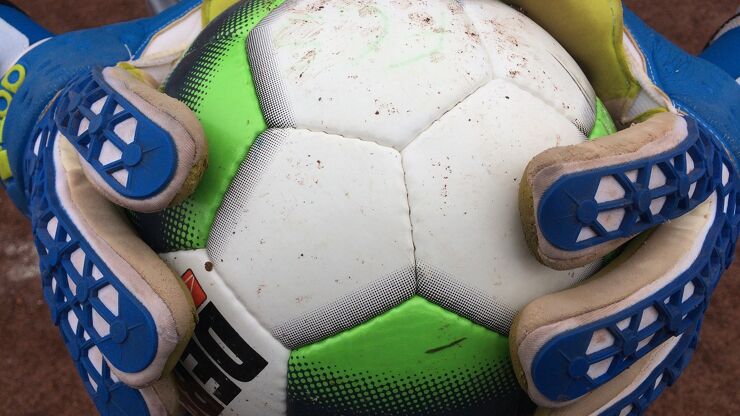 Goalkeeper gloves