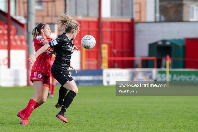 Sligo's Amy Roddy holds off Shelbourne's Abbie Larkin when the side met in the Women's National League on Saturday, 22 October 2022..