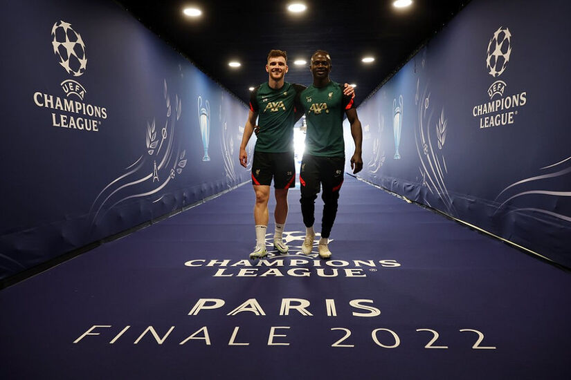 Andrew Robertson and Sadio Mane of Liverpool pose for a photo in the tunnel after the Liverpool FC Training Session at Stade de France