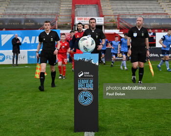 The ref walks out onto the pitch in Tolka Park