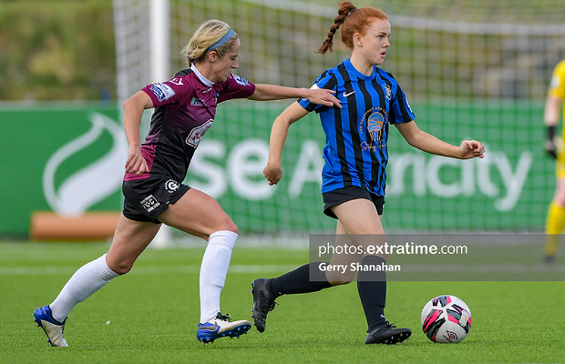 Galway's Julie-Ann Russell challenges Fiona Owens during the Tribeswomen's 2-1 win over Athlone Town on Tuesday, 3 August 2021.